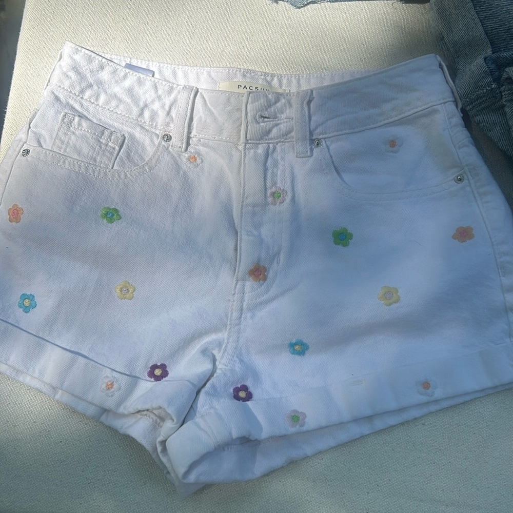 Pacsun white mom Jean shorts with colored flowers